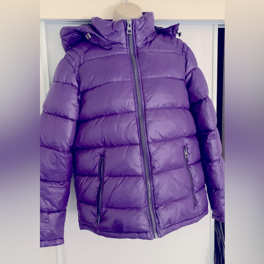 GUESS Purple Puffer leather coat.  Zip with hood. Brand new. Those puffers.